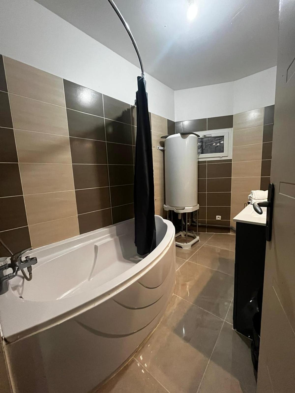 Appartement Des Carmes 尼姆 外观 照片